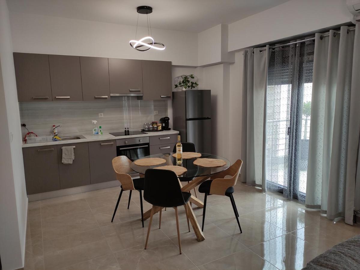 Grey Swan - Modern & Stylish Apartment With Private Parking Волос Экстерьер фото