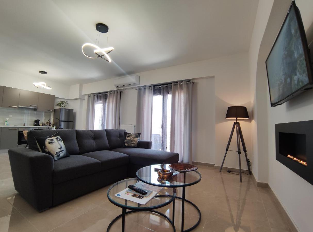 Grey Swan - Modern & Stylish Apartment With Private Parking Волос Экстерьер фото