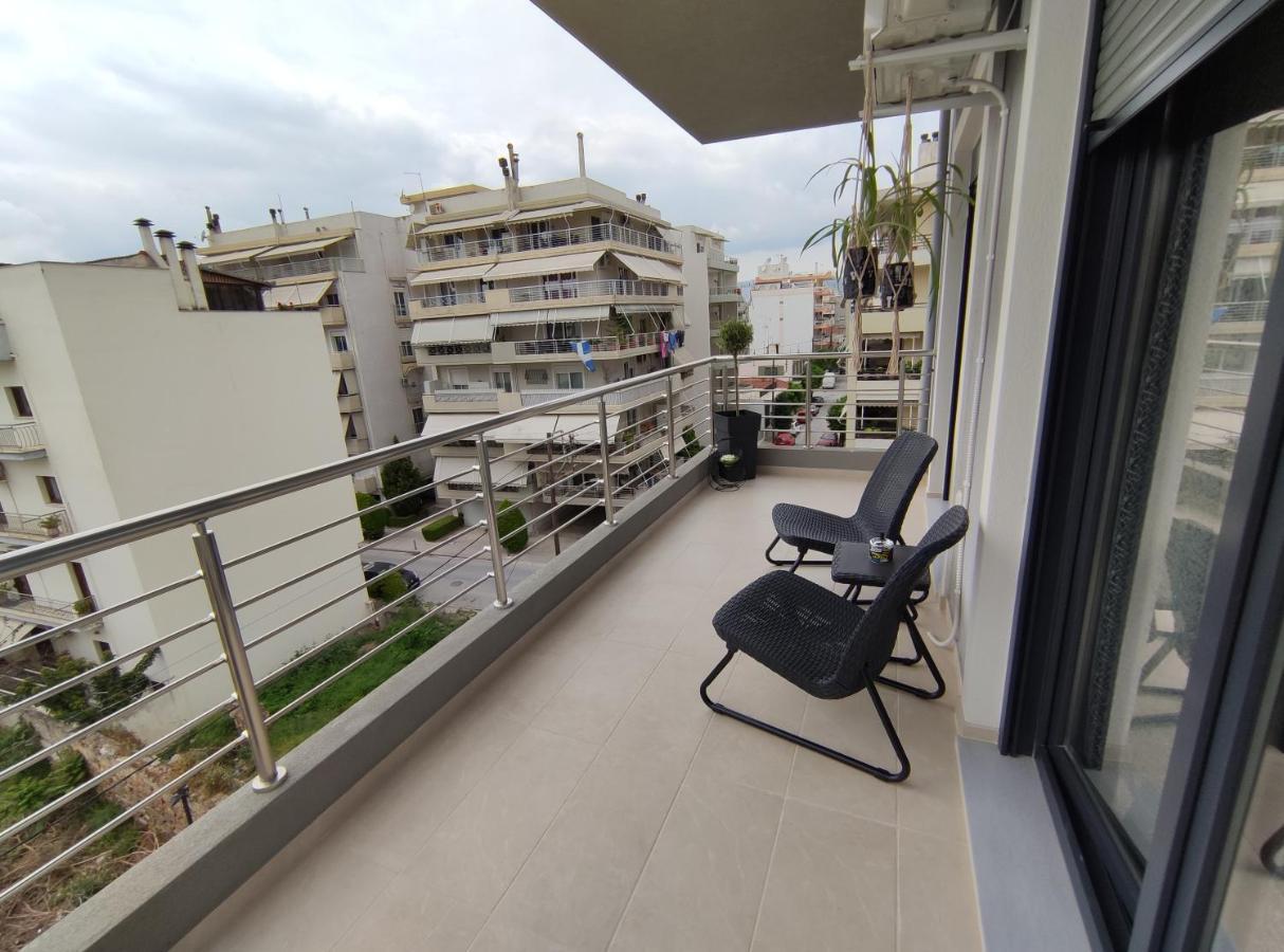 Grey Swan - Modern & Stylish Apartment With Private Parking Волос Экстерьер фото